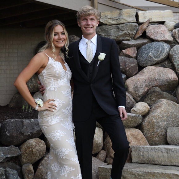 Windsor Nude Lace Prom Dress - Picture 3 of 4